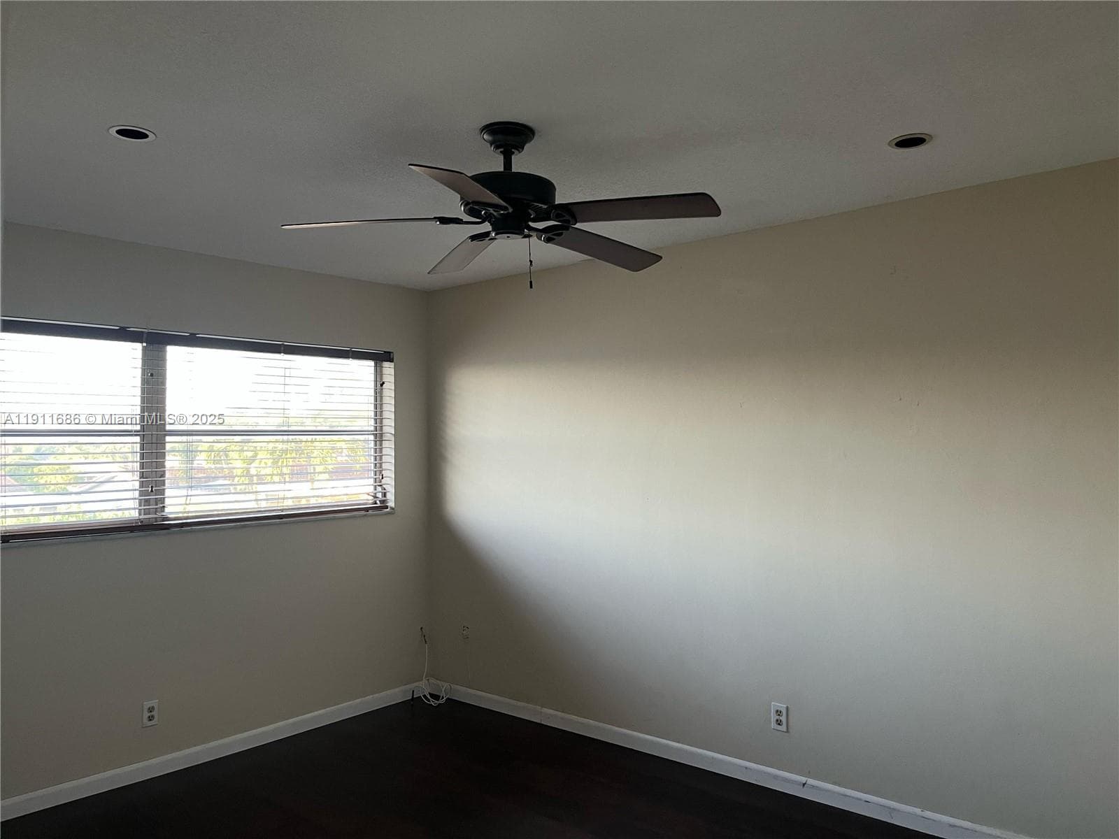 PINETREE CONDO · #5 in Hollywood - Photo 7