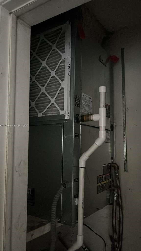PINETREE CONDO · #5 in Hollywood - Photo 9