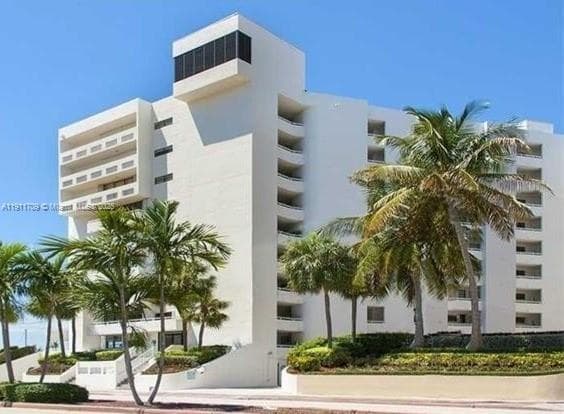 INDIAN CREEK CL MARINA CO · #7E in Miami Beach - Photo 17