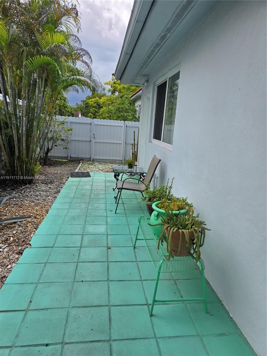 ALHAMBRA HEIGHTS SEC 5 · #2 in North Miami - Photo 2