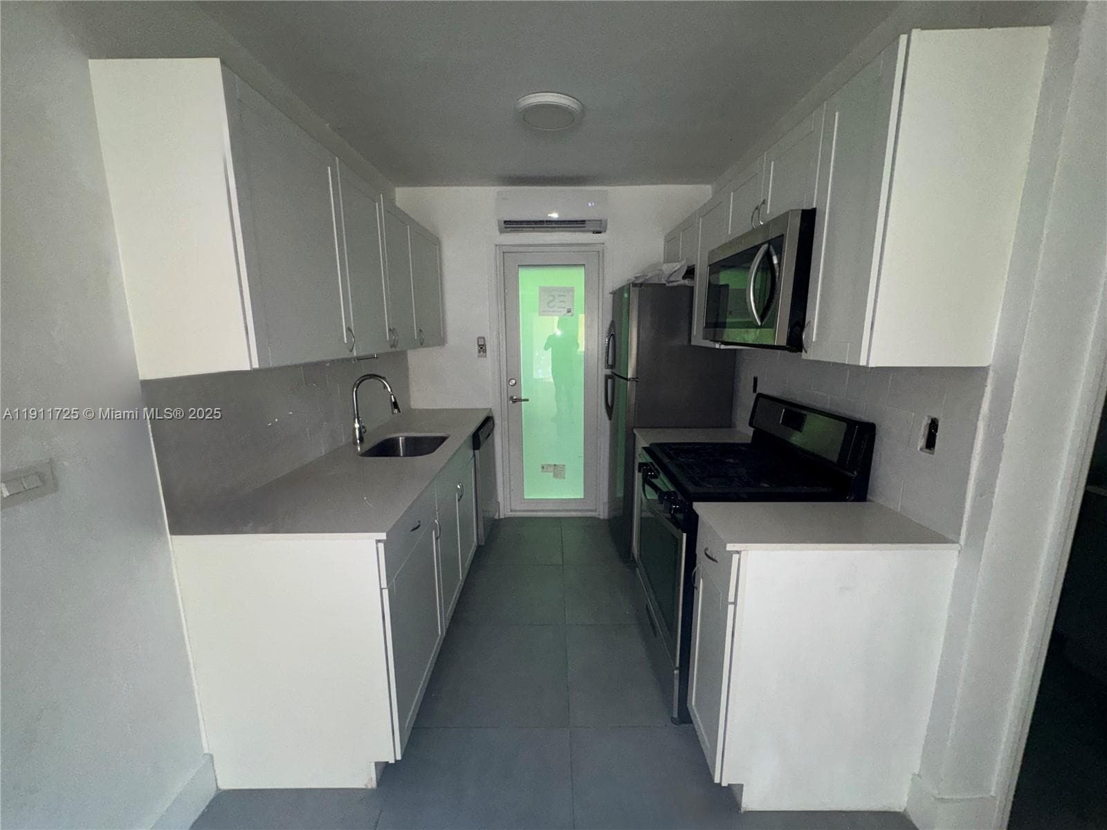 GOLDEN DREAMS CONDOMINIUM · #10 in Miami Beach - Photo 2