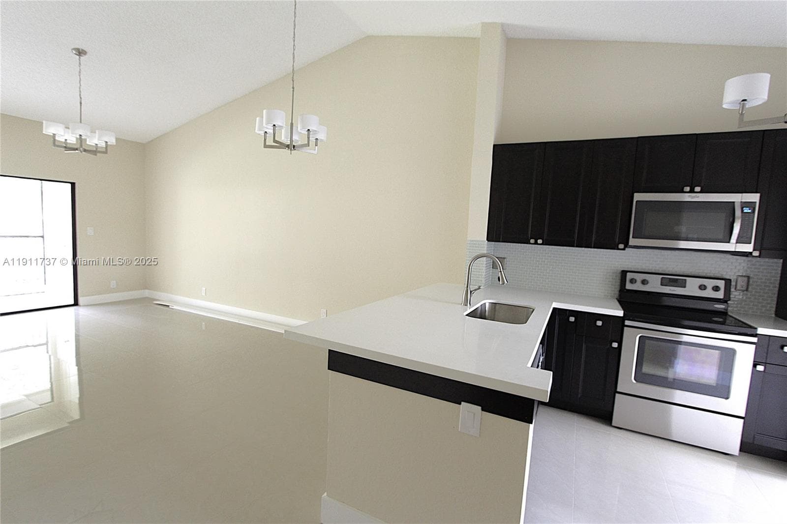 Pines Of Oakland · #1208 in Oakland Park - Photo 10