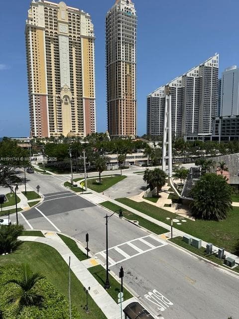 Towne Royale · #PH6 in Sunny Isles Beach - Photo 8
