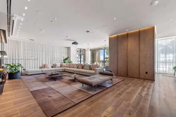 Natiivo · #1906 in Miami - Photo 7