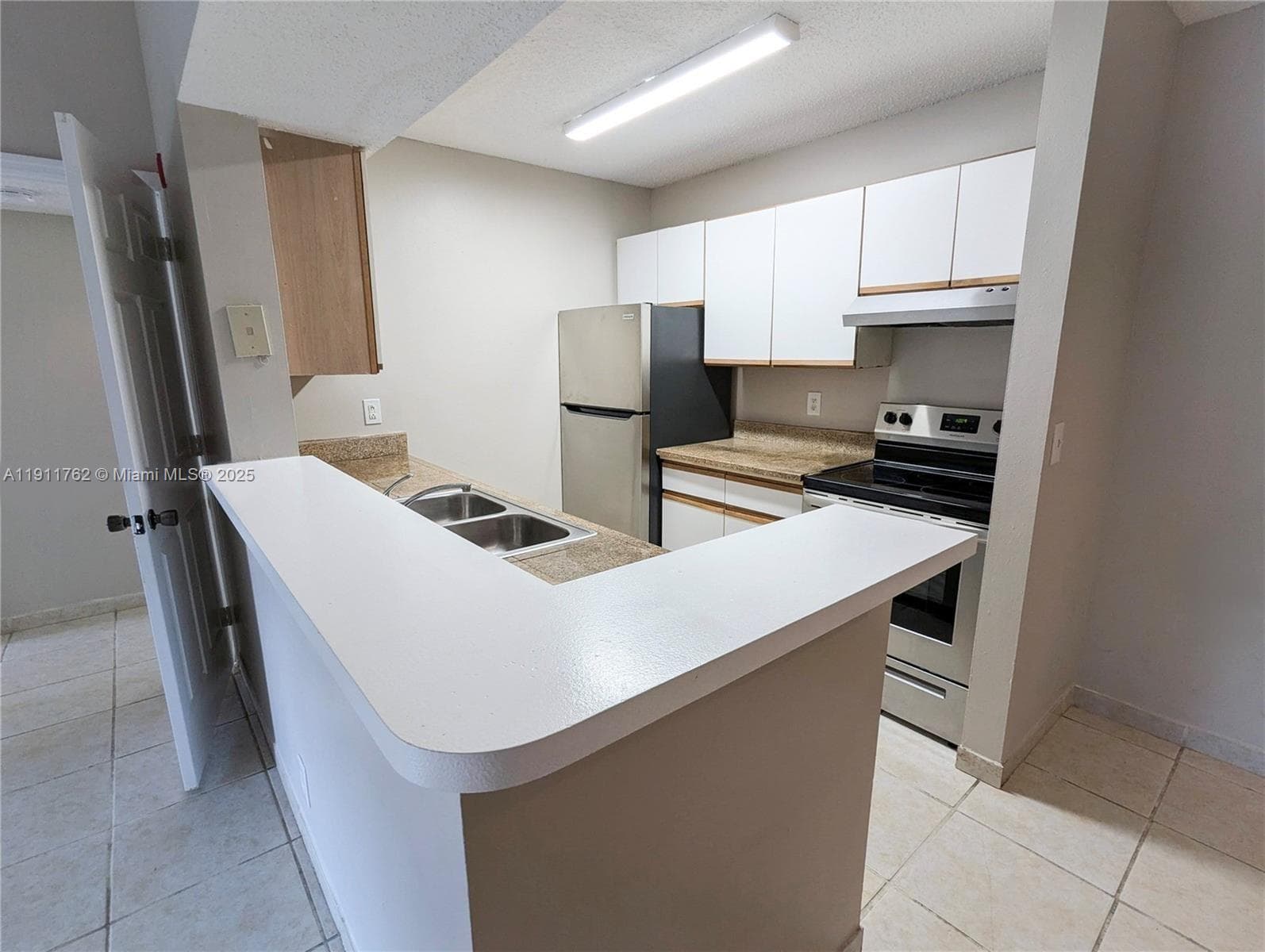 WINDWARD LAKES CONDO · #D308 in Pompano Beach - Photo 2