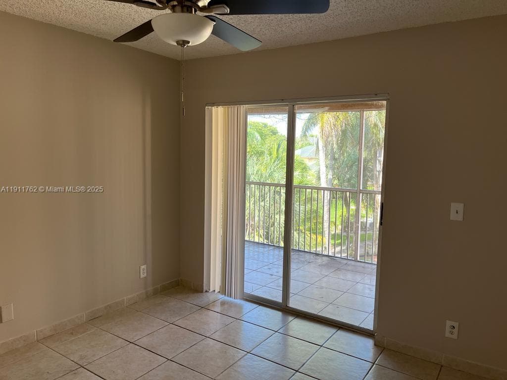 WINDWARD LAKES CONDO · #D308 in Pompano Beach - Photo 3