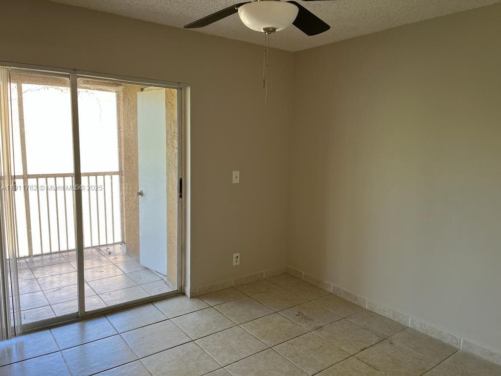 WINDWARD LAKES CONDO · #D308 in Pompano Beach - Photo 4