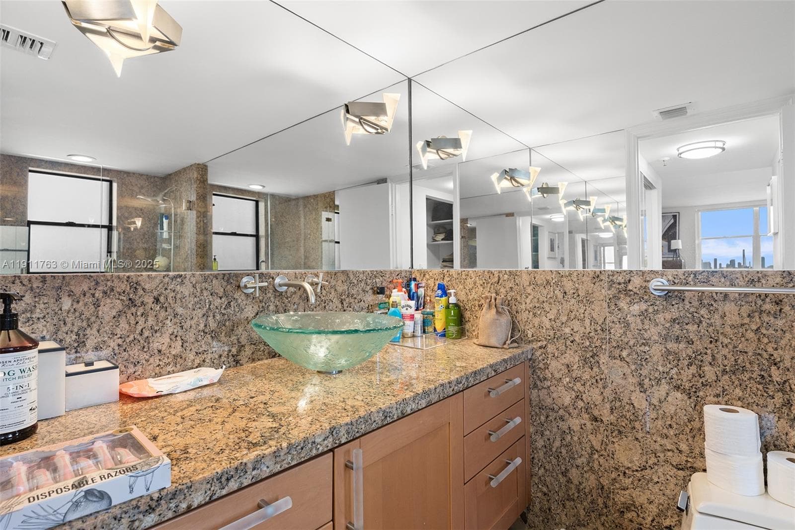PARC PLAZA CONDO · #14F in Miami Beach - Photo 17
