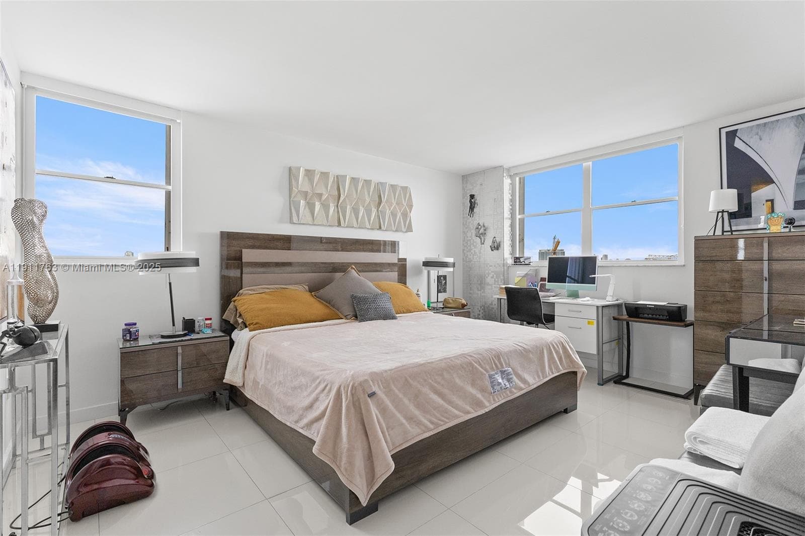 PARC PLAZA CONDO · #14F in Miami Beach - Photo 12