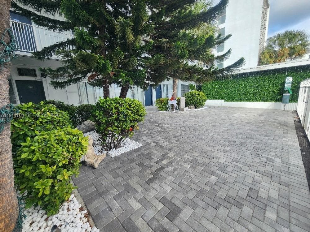 THE DUVAL 2101 NORMANDY DRIVE MIAMI BEACH FL 33141