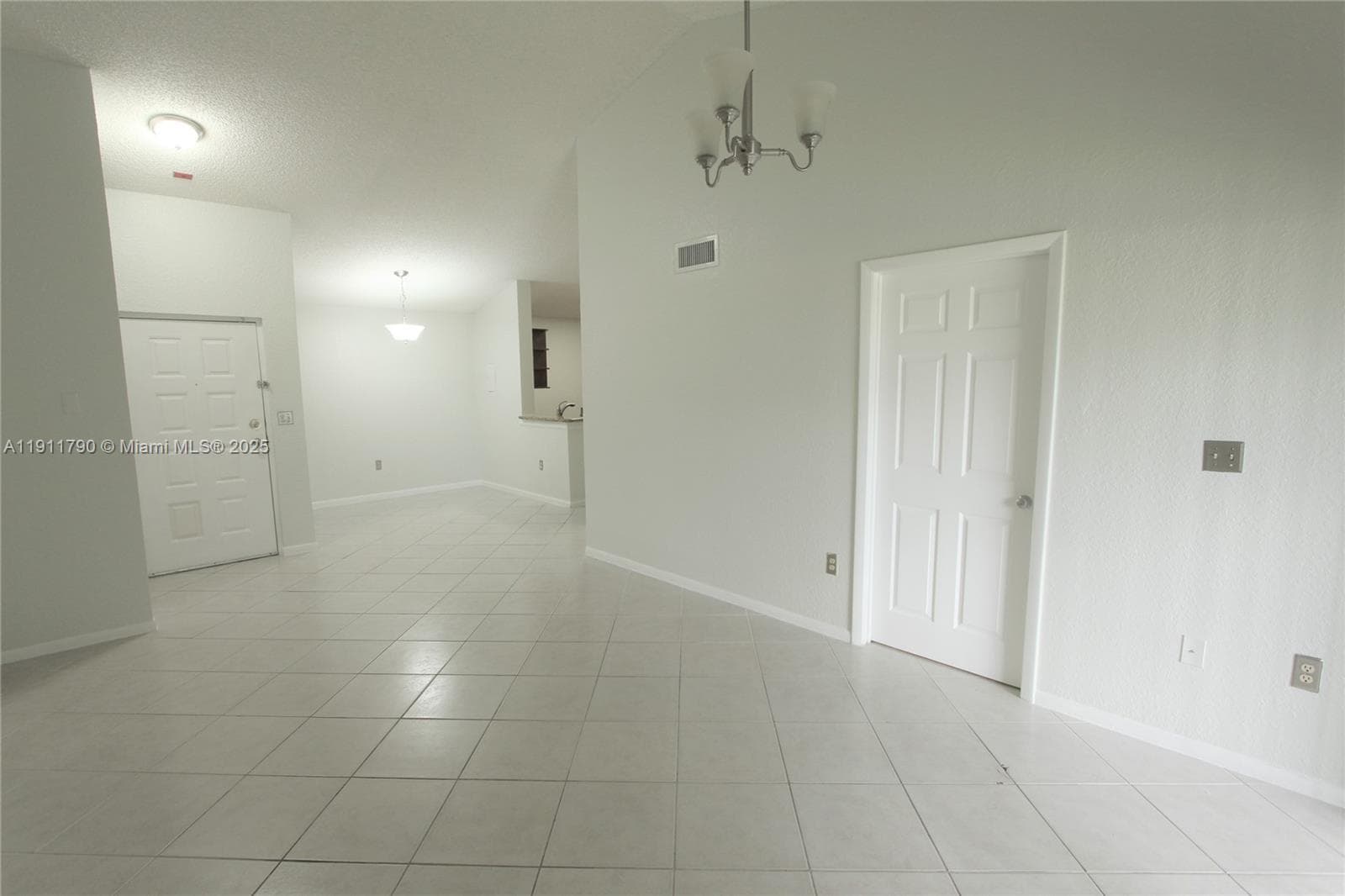 Lakeview Club Condo · #306 in Oakland Park - Photo 2