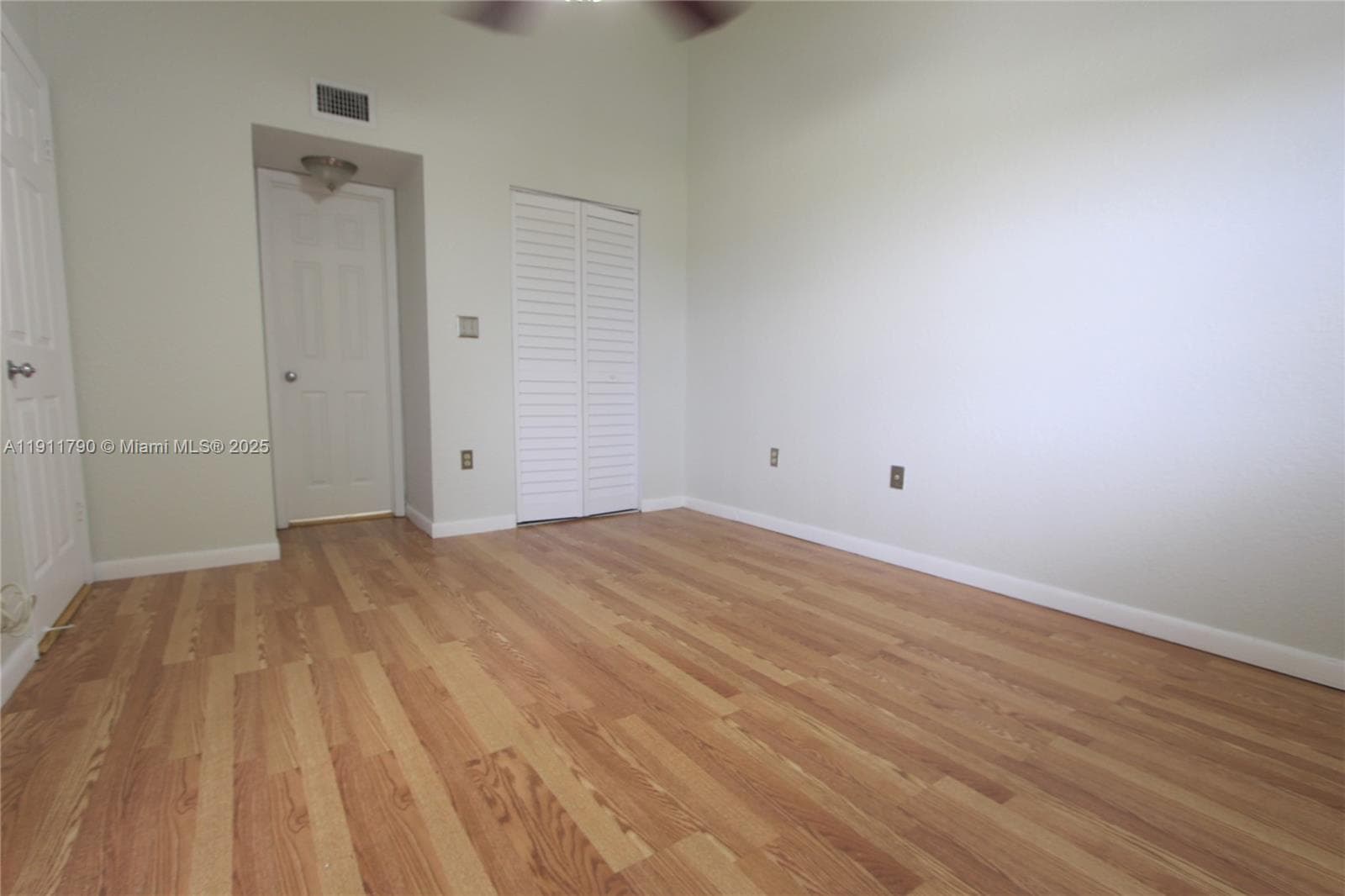 Lakeview Club Condo · #306 in Oakland Park - Photo 12