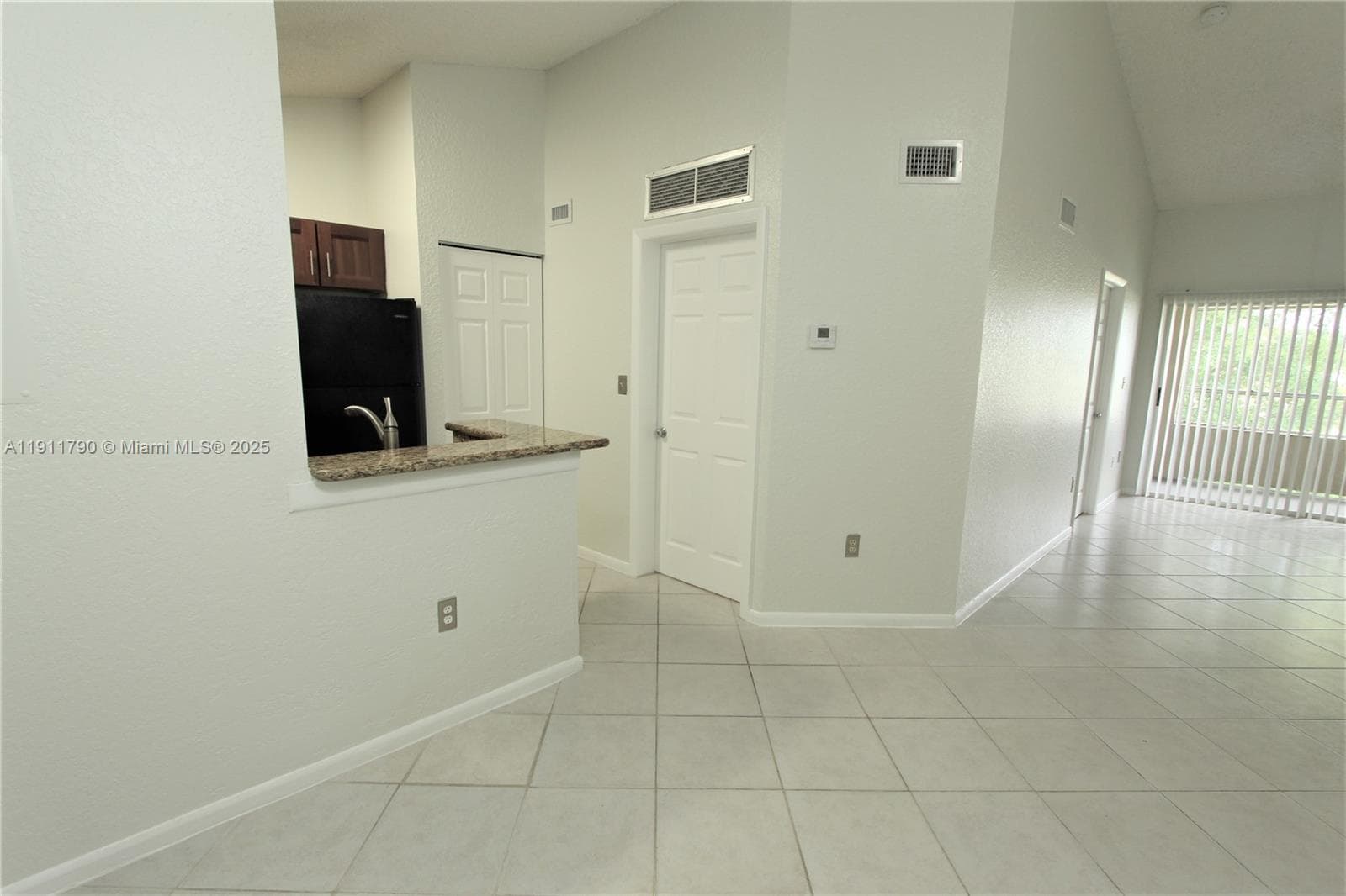 Lakeview Club Condo · #306 in Oakland Park - Photo 3