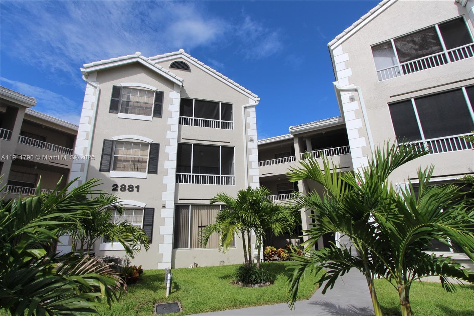 Lakeview Club Condo · #306 in Oakland Park - Photo 1