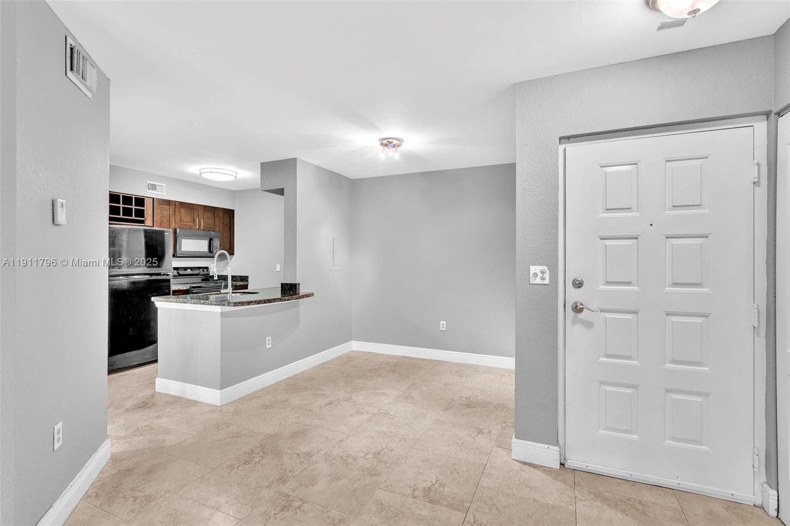 LAKEVIEW CLUB CONDO · #208 in Oakland Park - Photo 6