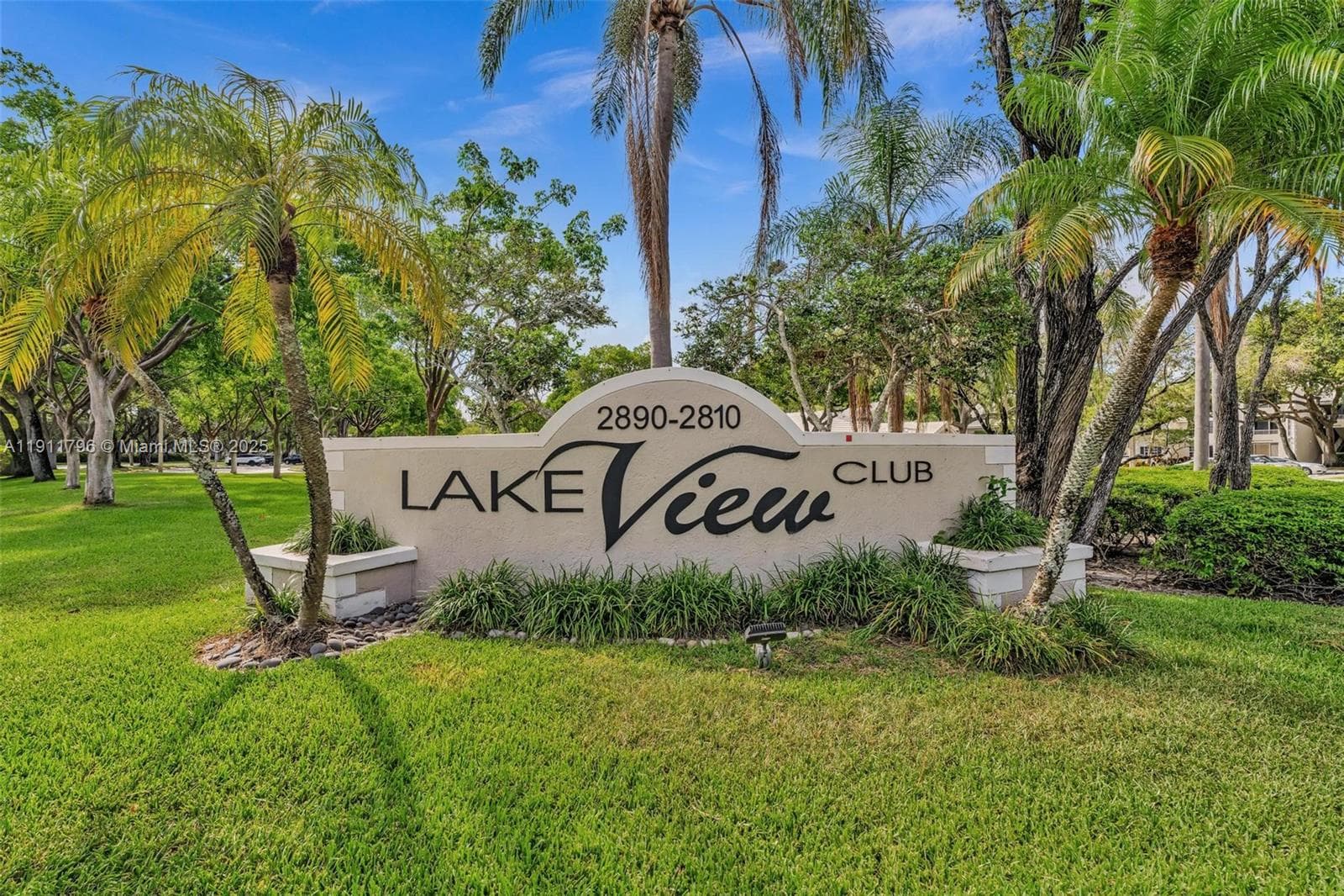 LAKEVIEW CLUB CONDO · #208 in Oakland Park - Photo 46