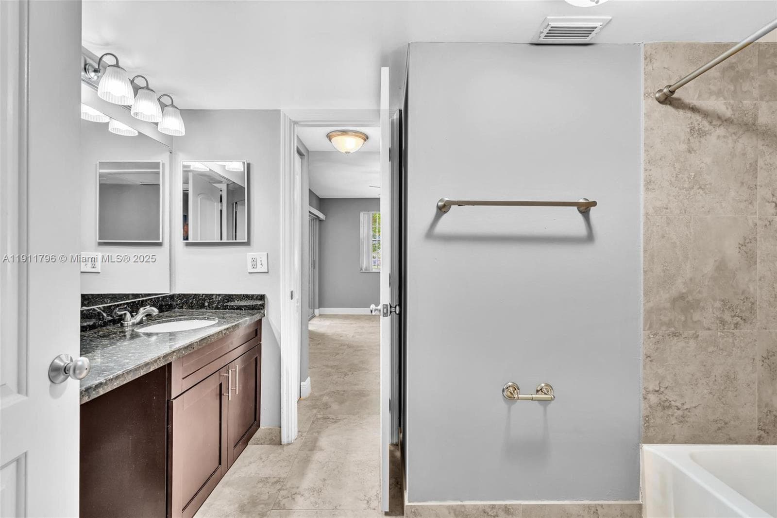 LAKEVIEW CLUB CONDO · #208 in Oakland Park - Photo 17