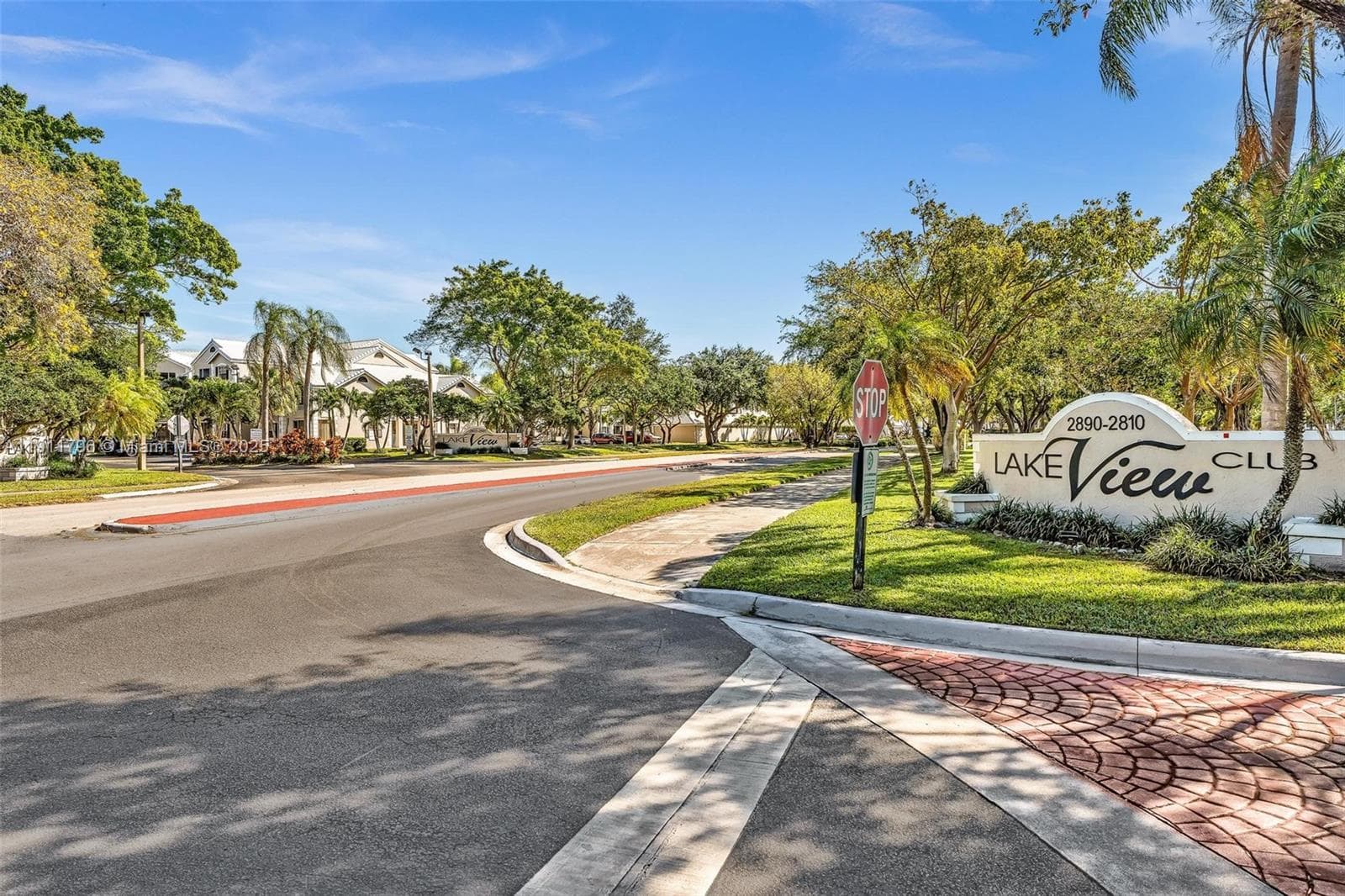 LAKEVIEW CLUB CONDO · #208 in Oakland Park - Photo 47