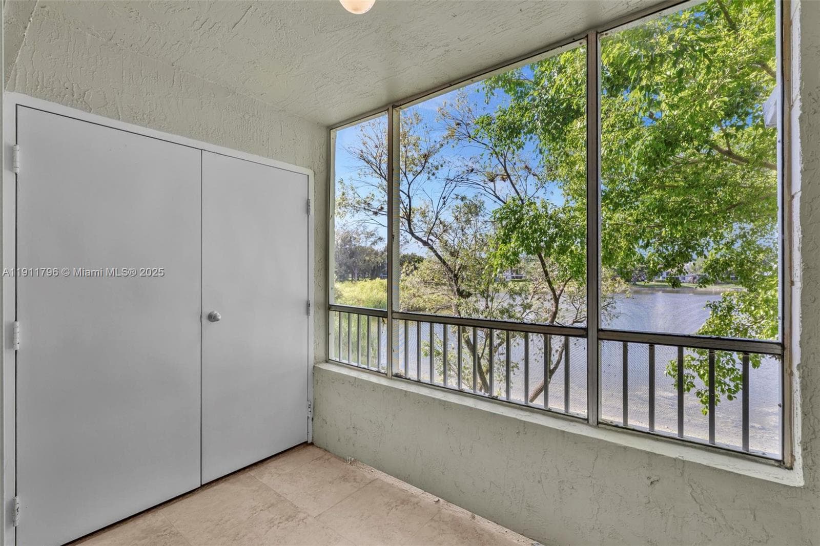 LAKEVIEW CLUB CONDO · #208 in Oakland Park - Photo 20