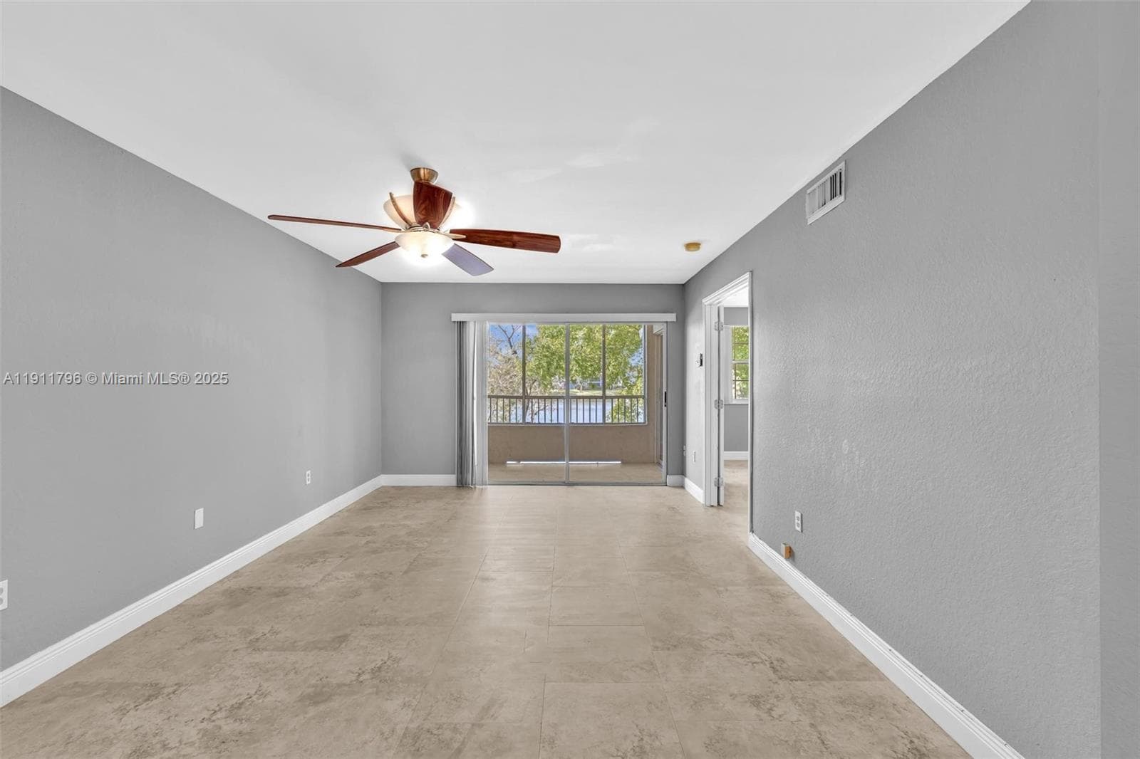 LAKEVIEW CLUB CONDO · #208 in Oakland Park - Photo 9