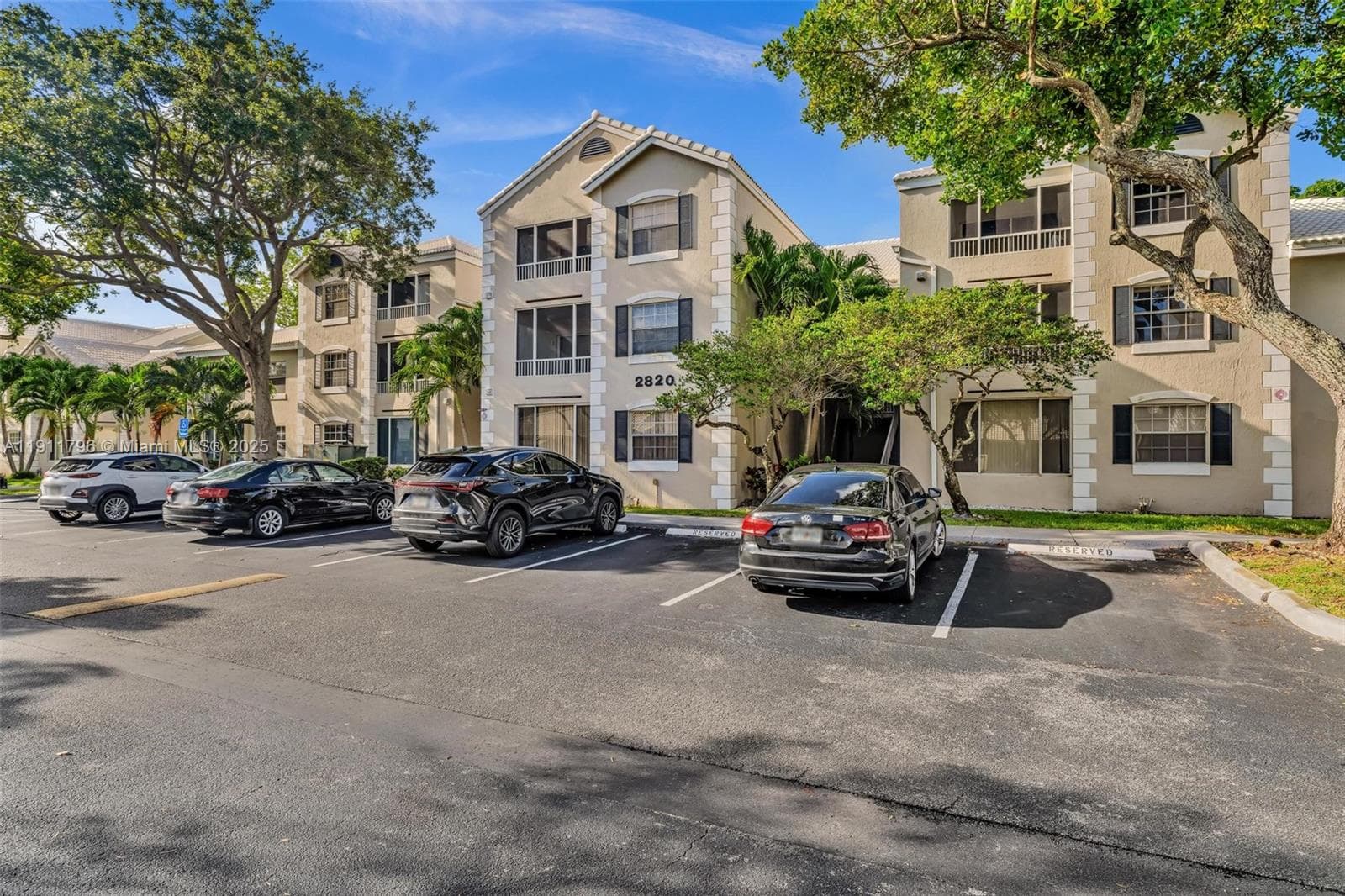 LAKEVIEW CLUB CONDO · #208 in Oakland Park - Photo 49