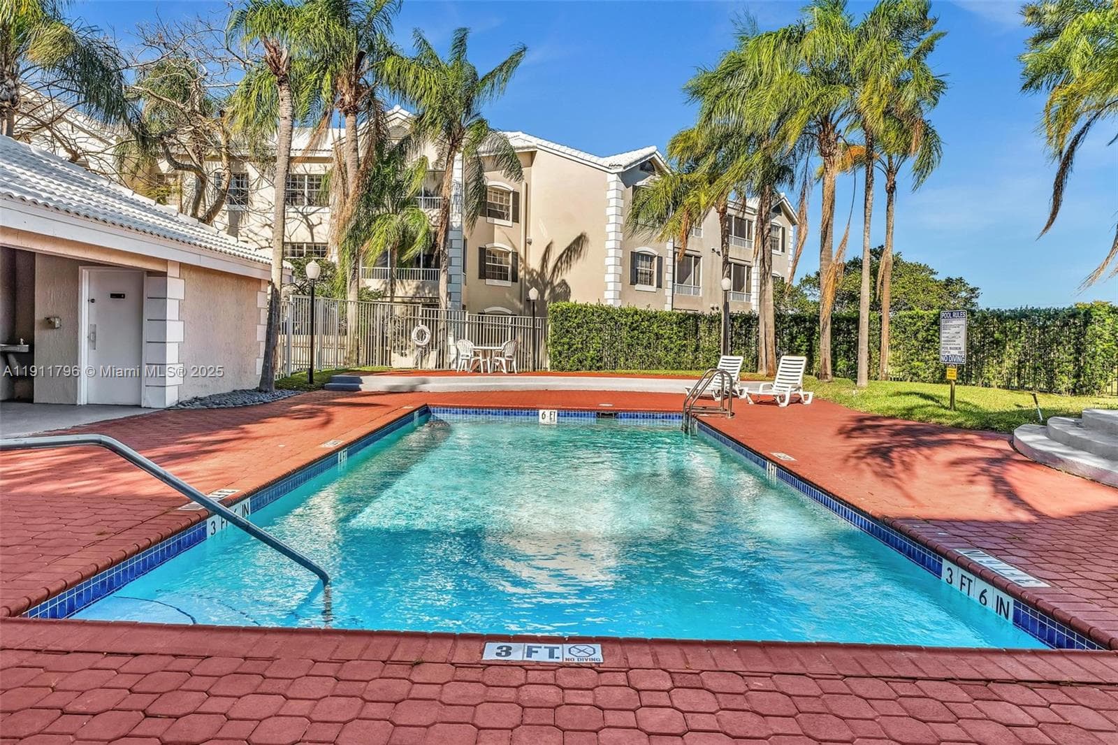 LAKEVIEW CLUB CONDO · #208 in Oakland Park - Photo 33