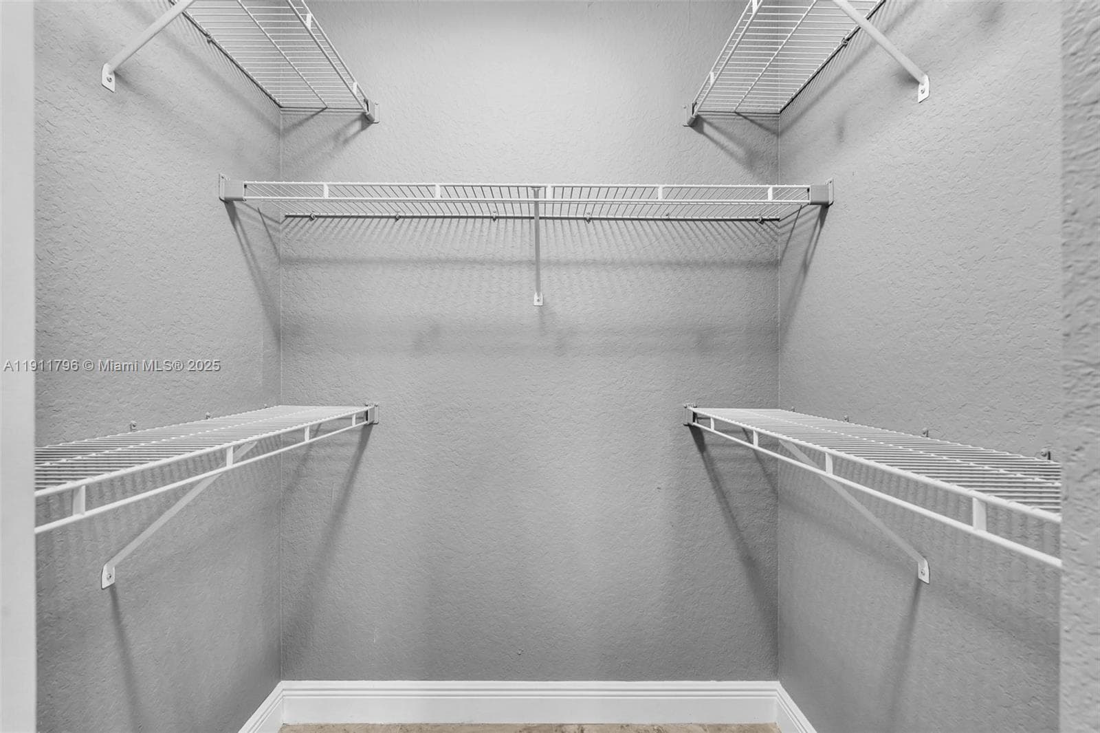 LAKEVIEW CLUB CONDO · #208 in Oakland Park - Photo 15