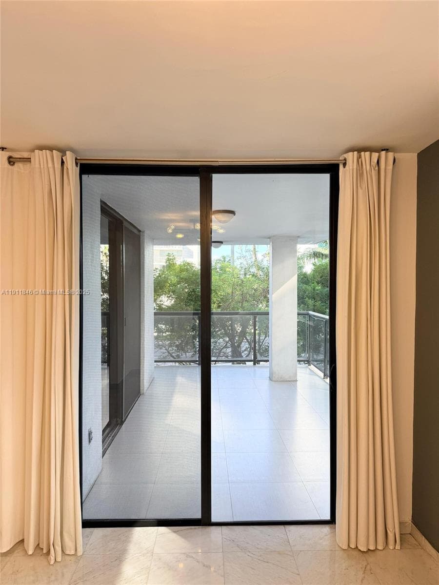 Surf Condo · #201 in Miami Beach - Photo 16