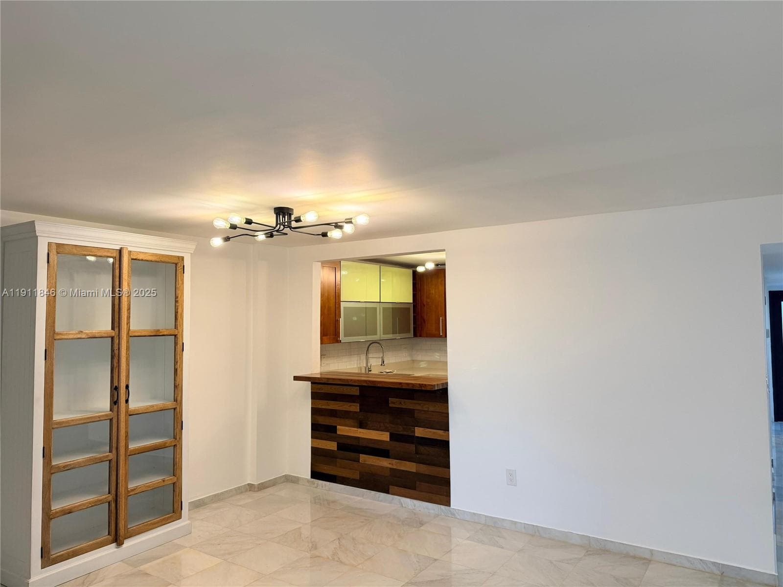 Surf Condo · #201 in Miami Beach - Photo 12