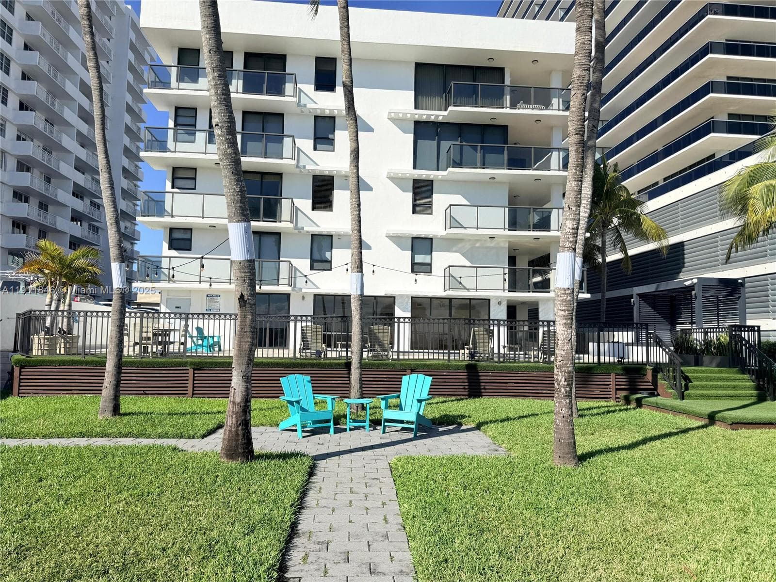 Surf Condo · #201 in Miami Beach - Photo 1