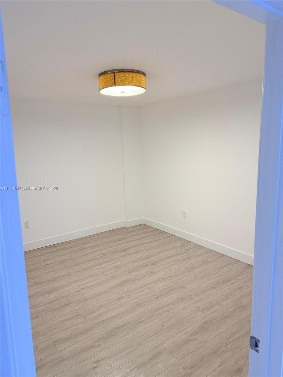 Surf Condo · #201 in Miami Beach - Photo 20