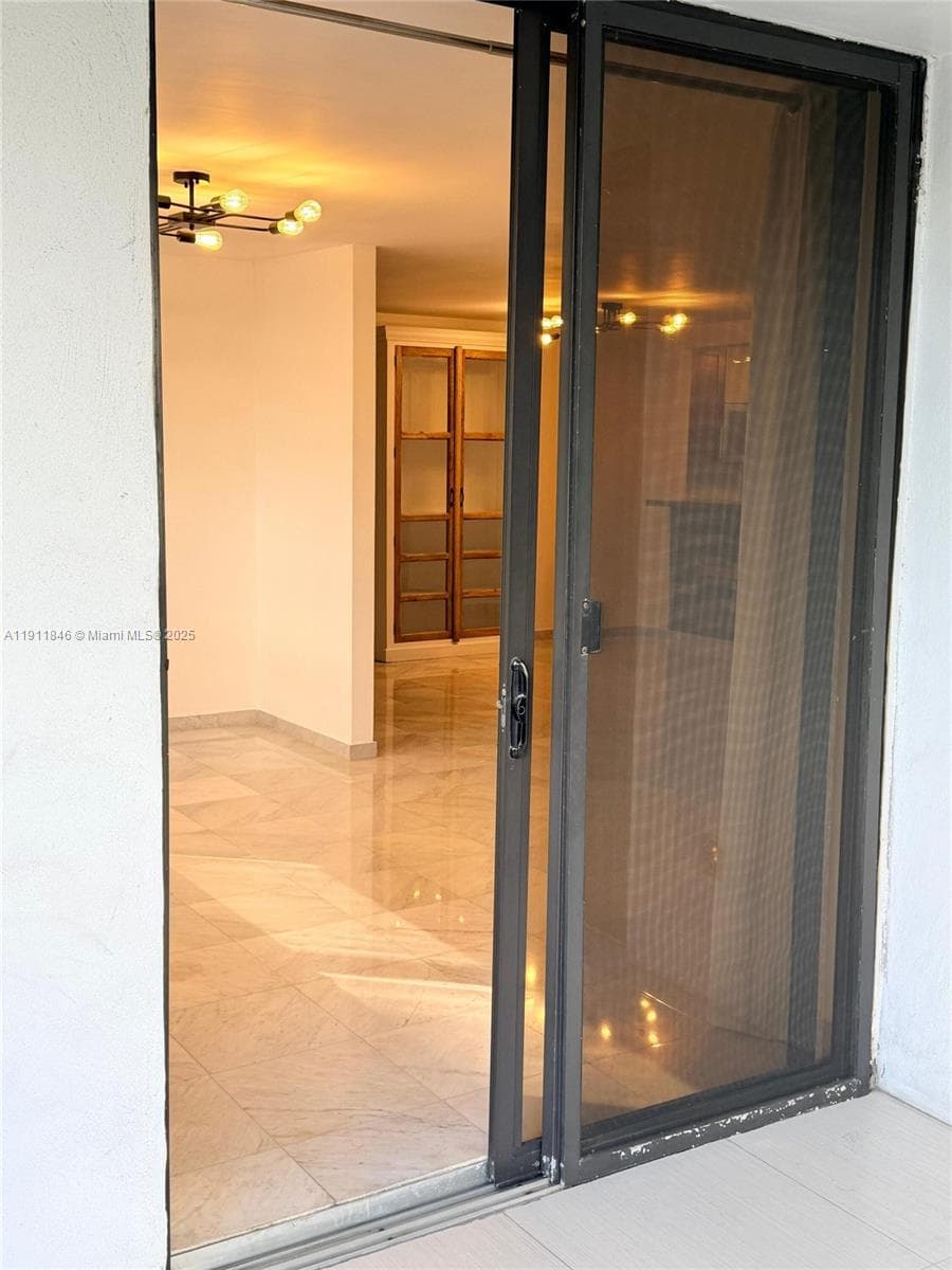 Surf Condo · #201 in Miami Beach - Photo 10