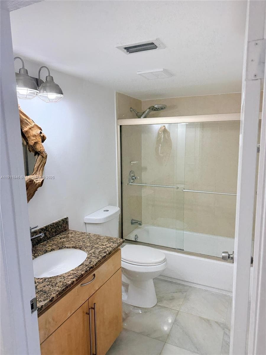 Surf Condo · #201 in Miami Beach - Photo 31
