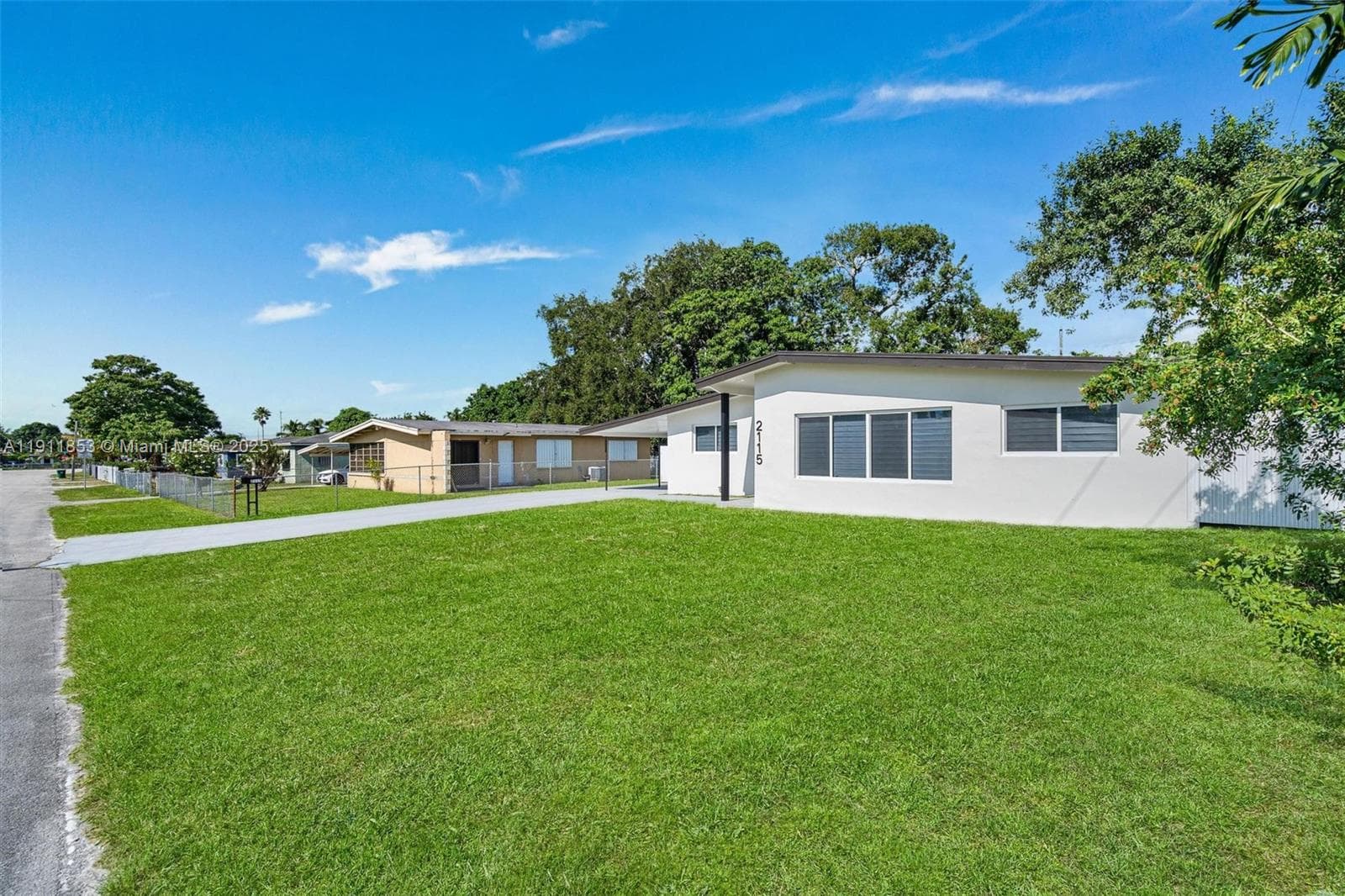 2115 NW 129th St photo 2
