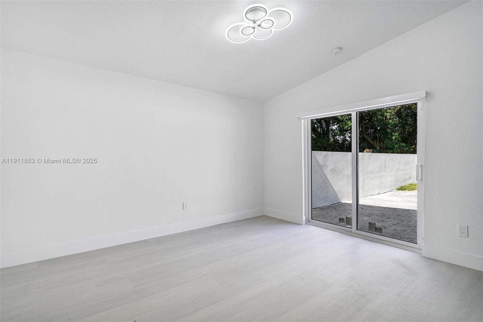 2115 NW 129th St photo 17