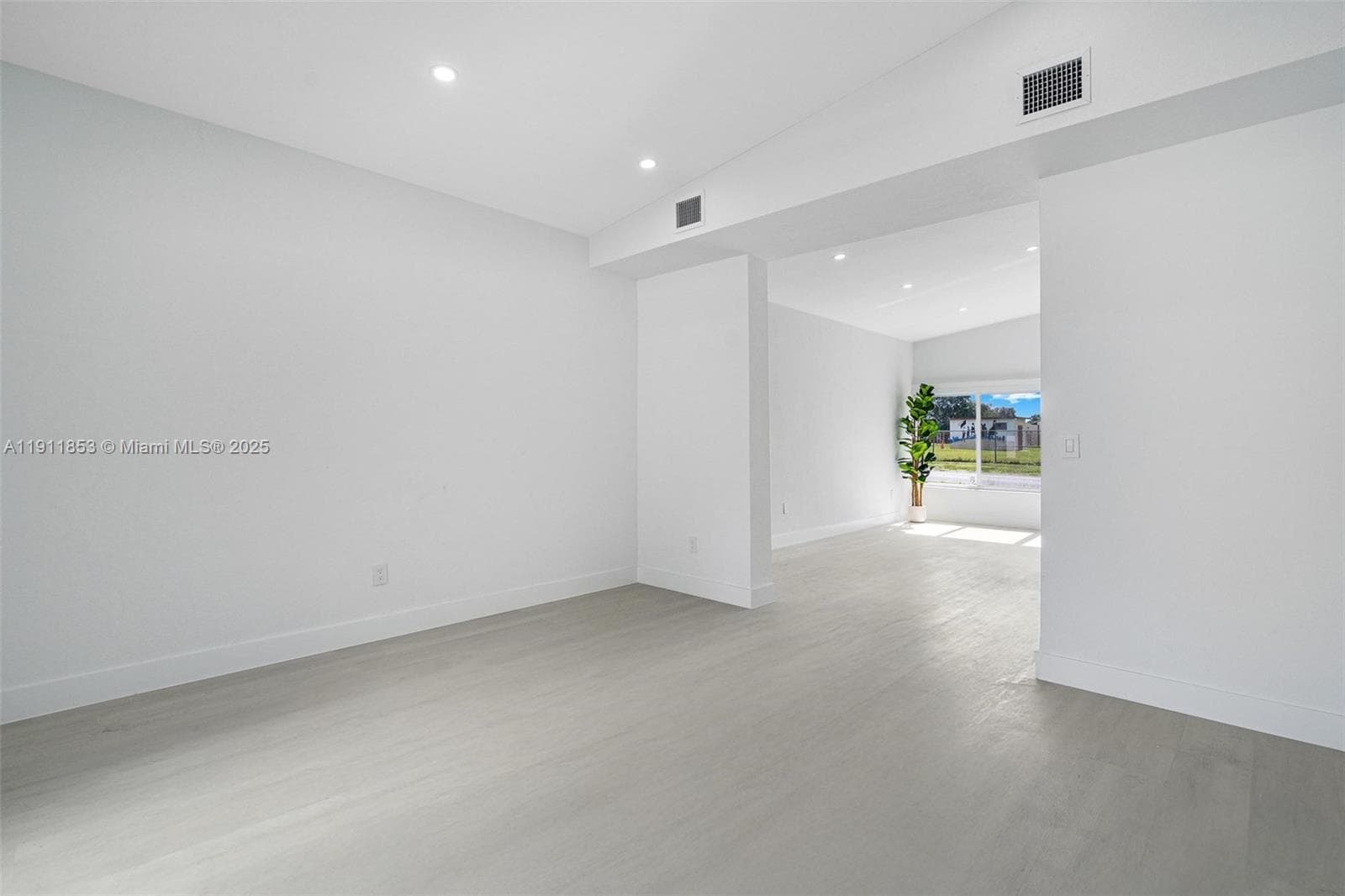 2115 NW 129th St photo 11