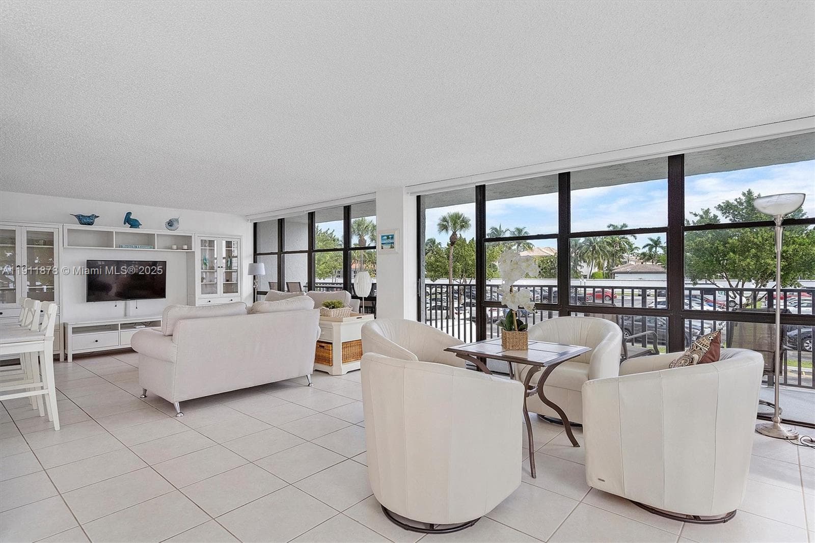 OCEANVIEW PARK CONDO · #221 in Hallandale Beach - Photo 12