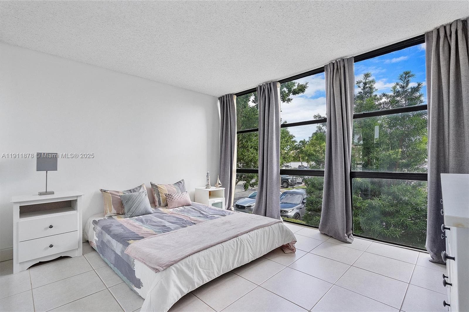OCEANVIEW PARK CONDO · #221 in Hallandale Beach - Photo 24