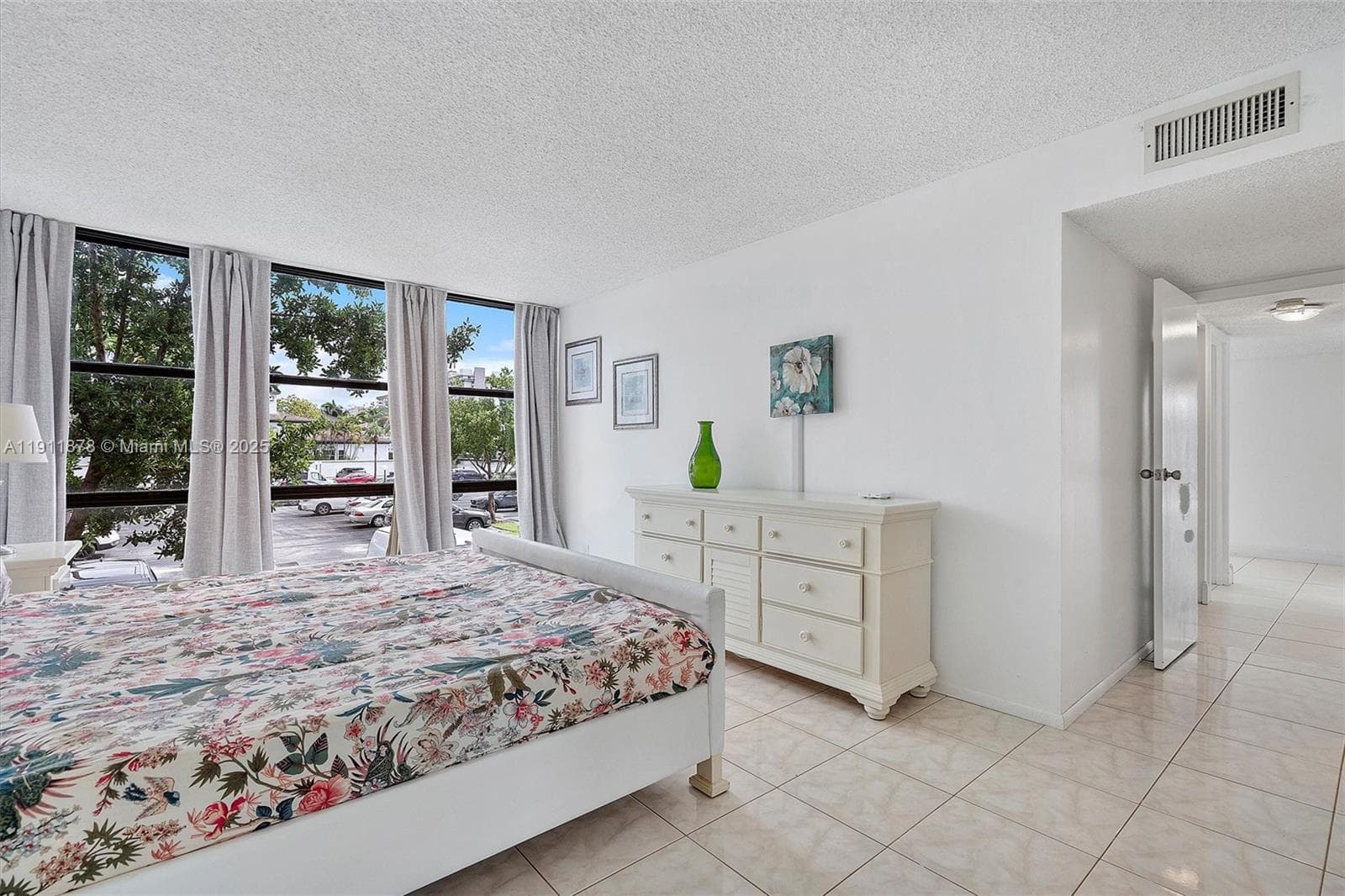 OCEANVIEW PARK CONDO · #221 in Hallandale Beach - Photo 30
