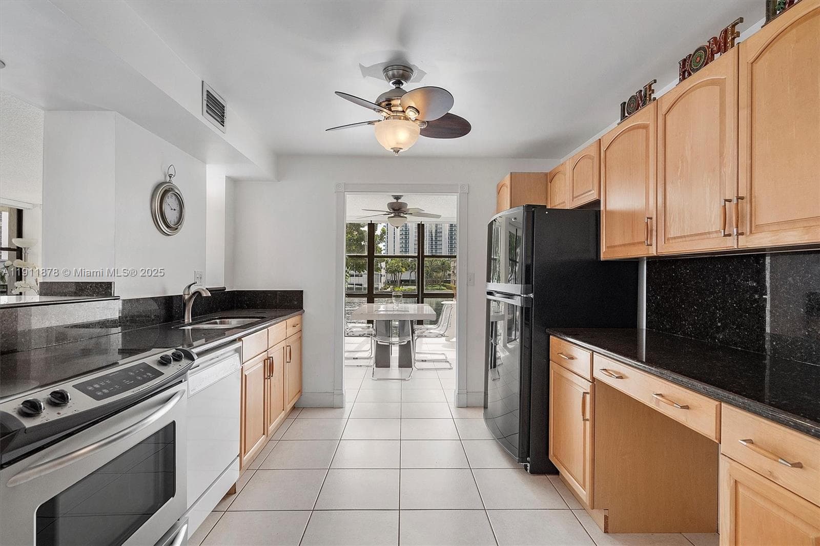 OCEANVIEW PARK CONDO · #221 in Hallandale Beach - Photo 18