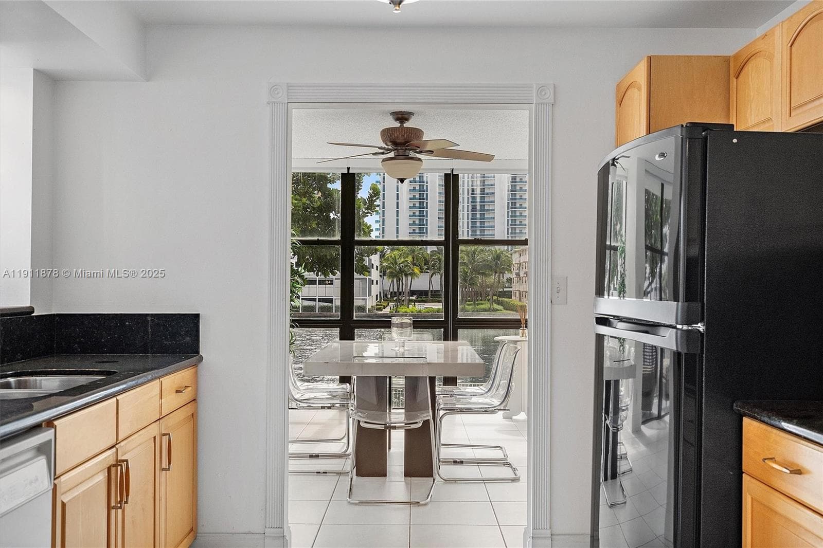 OCEANVIEW PARK CONDO · #221 in Hallandale Beach - Photo 19