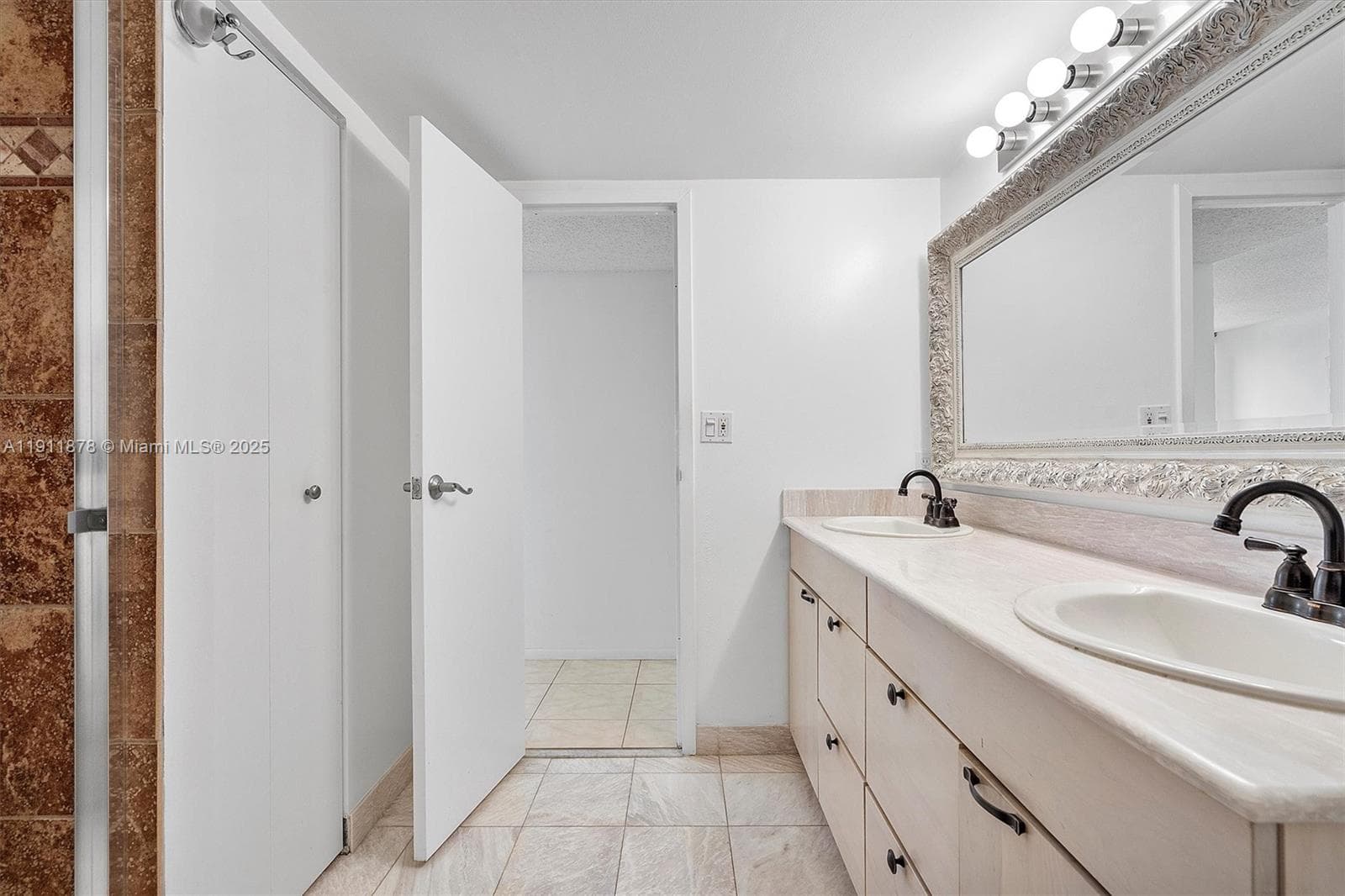 OCEANVIEW PARK CONDO · #221 in Hallandale Beach - Photo 35