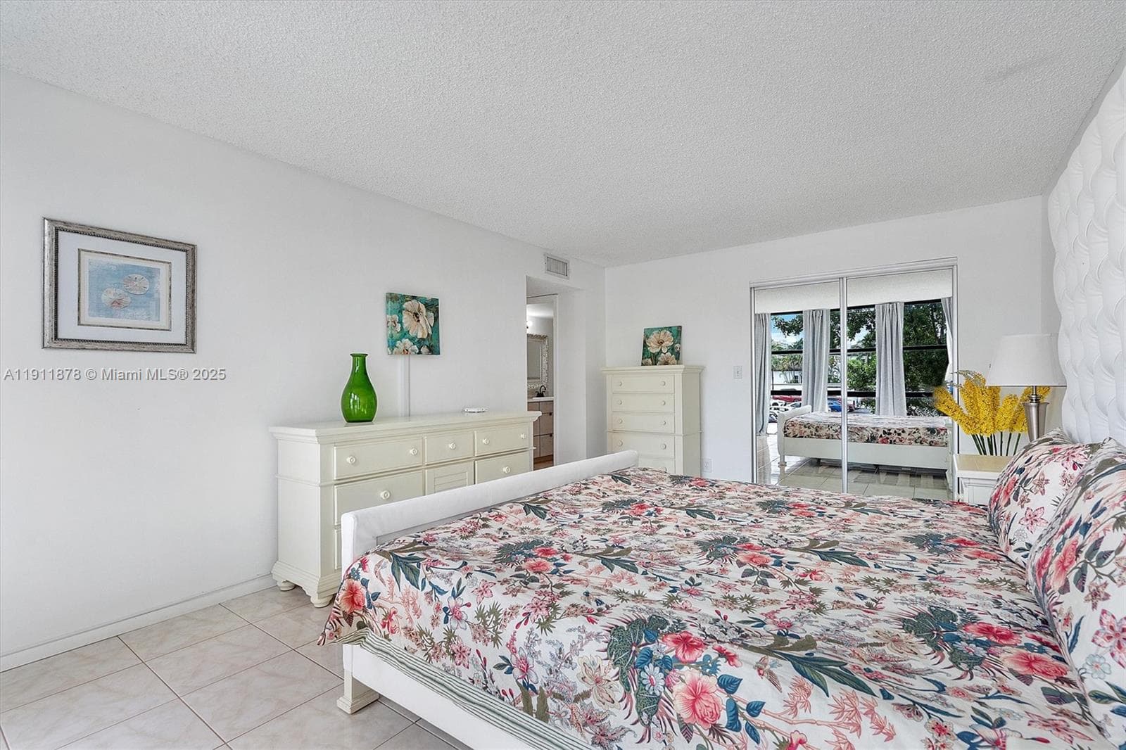 OCEANVIEW PARK CONDO · #221 in Hallandale Beach - Photo 31