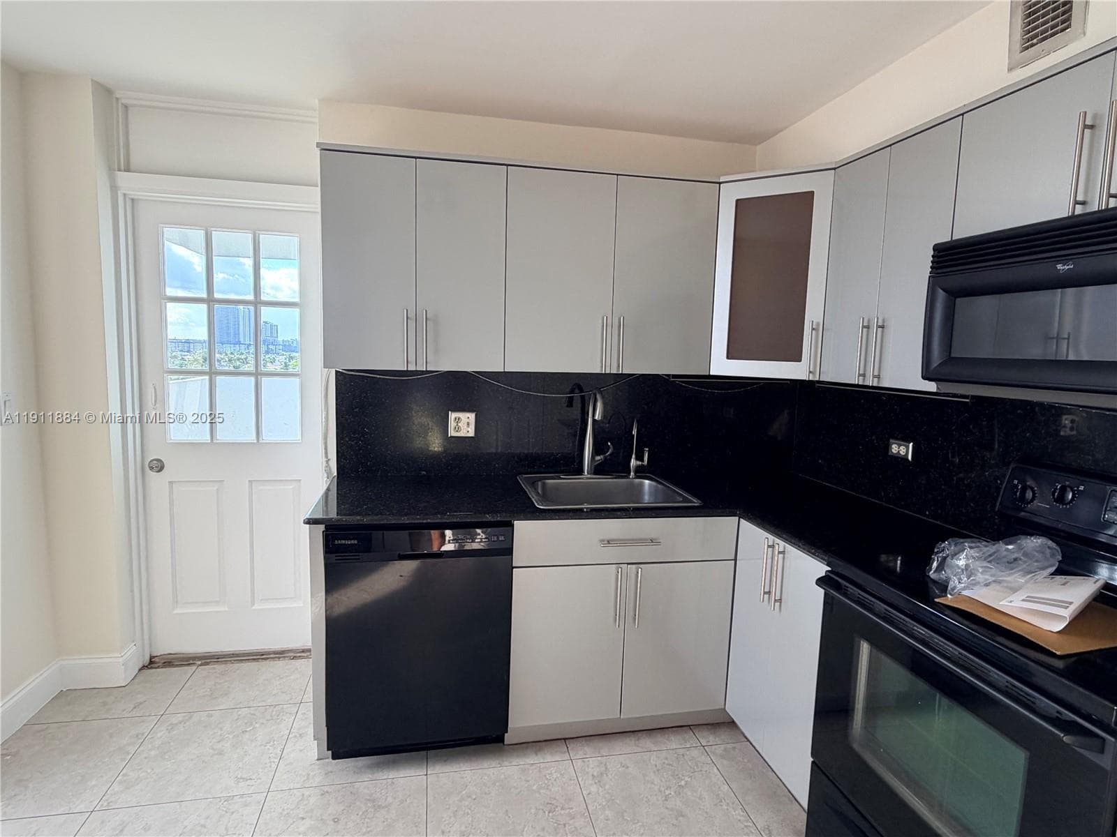 CORAL ISLE EAST CONDO · #910 in North Miami Beach - Photo 5