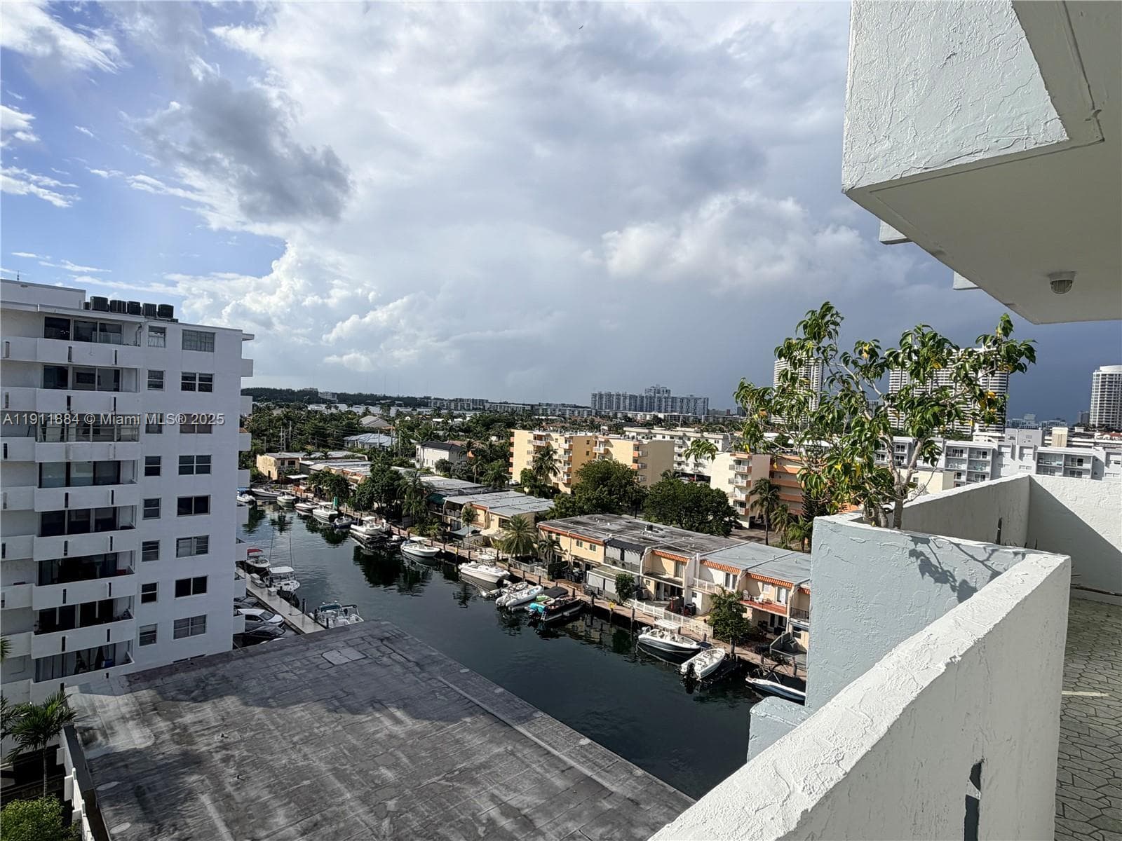CORAL ISLE EAST CONDO · #910 in North Miami Beach - Photo 14