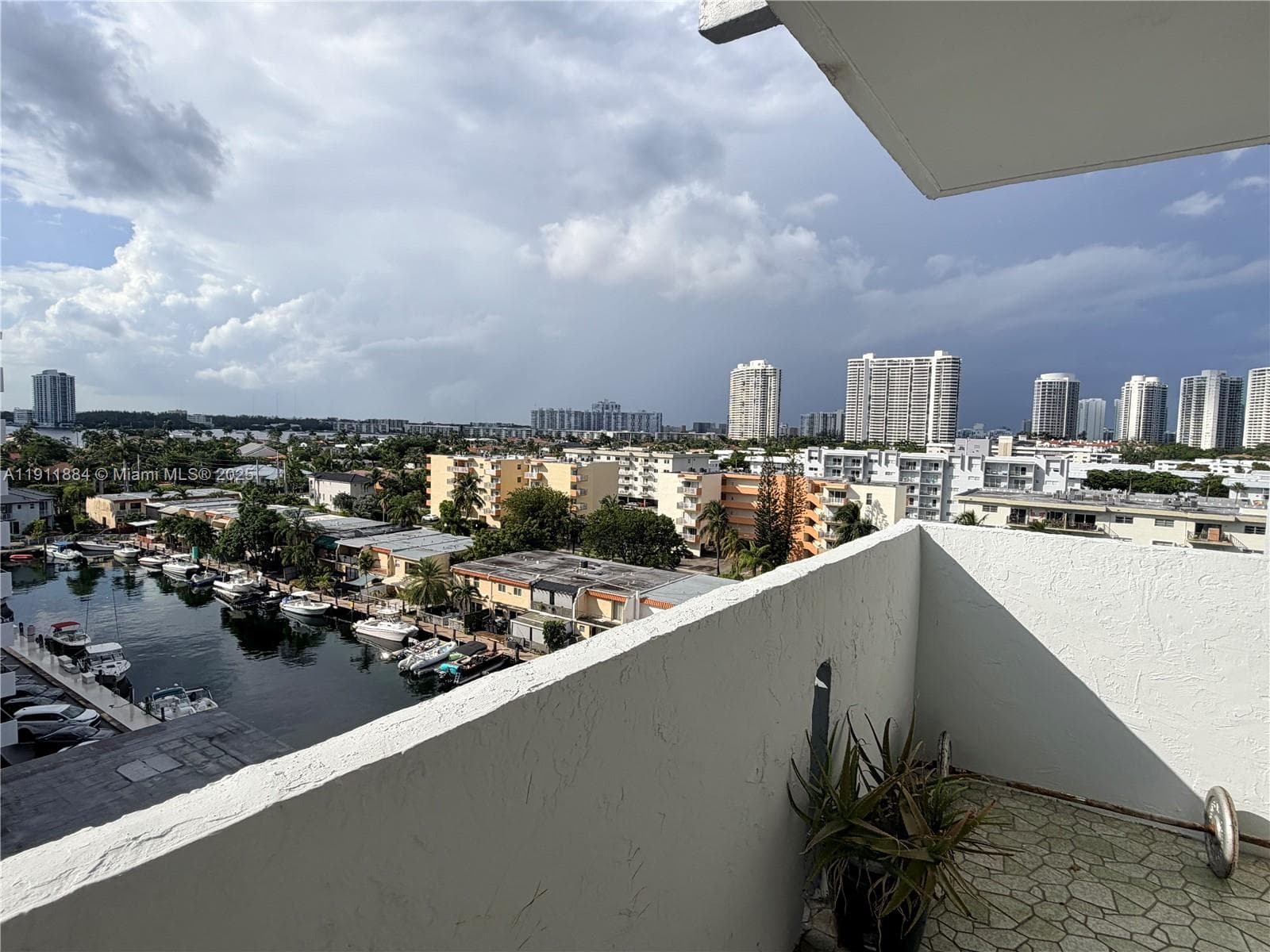 CORAL ISLE EAST CONDO · #910 in North Miami Beach - Photo 15