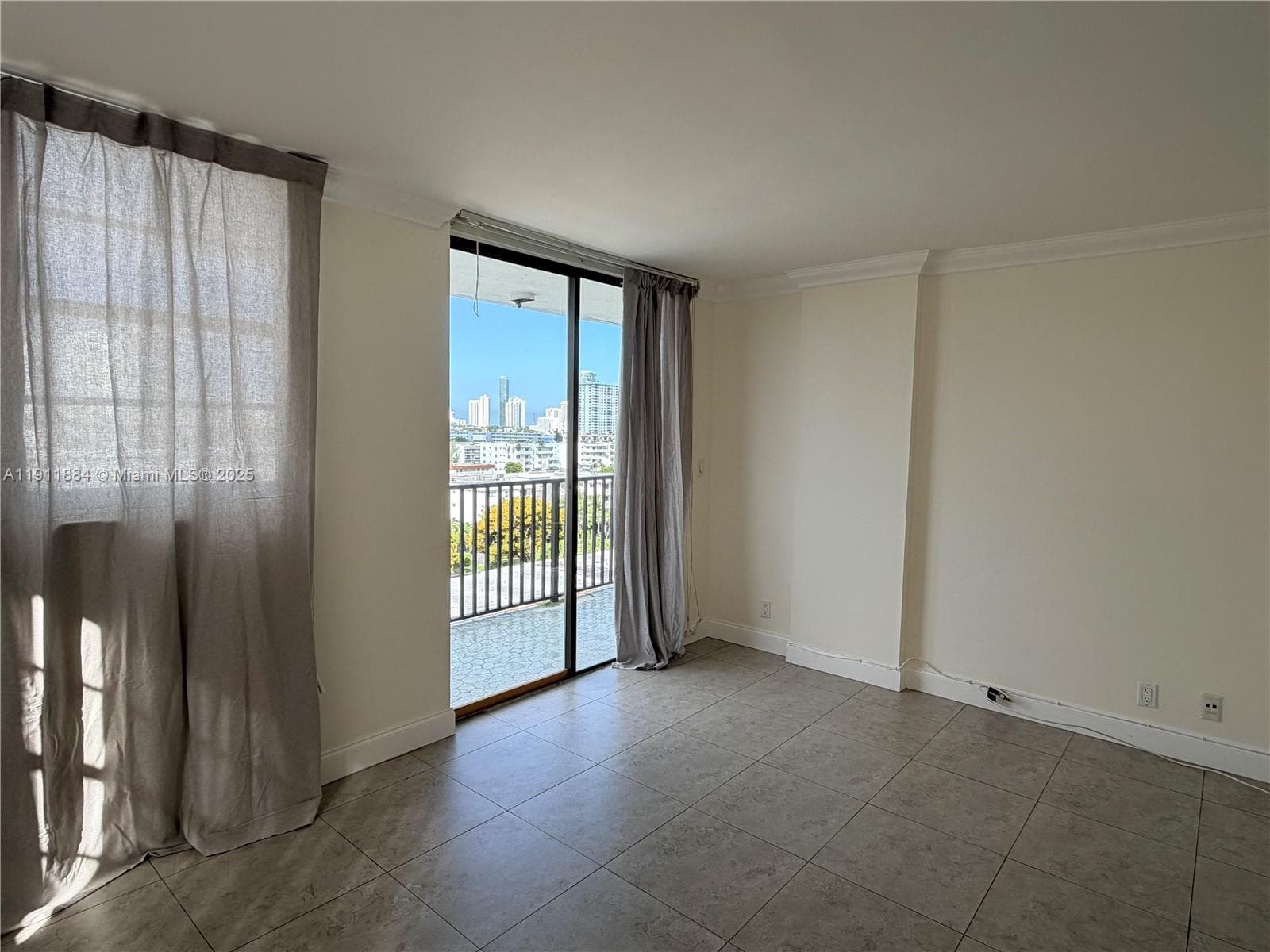 CORAL ISLE EAST CONDO · #910 in North Miami Beach - Photo 8