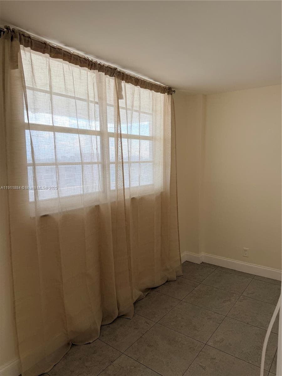 CORAL ISLE EAST CONDO · #910 in North Miami Beach - Photo 21
