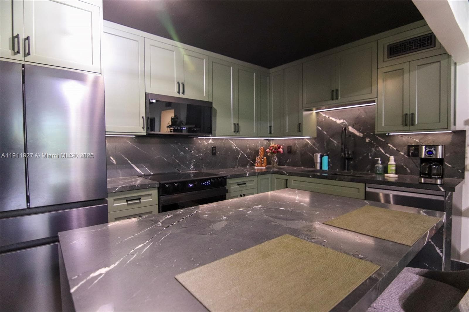 BOSTON PLAZA CONDO · #201 in Miami Beach - Photo 2