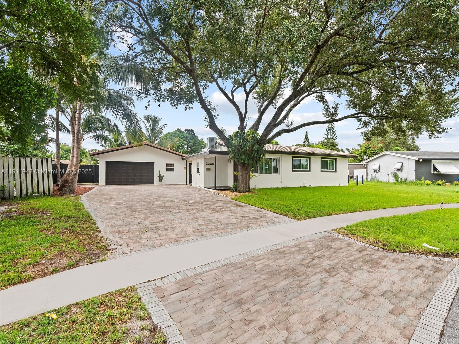 2320 SW 36th Ave photo 1